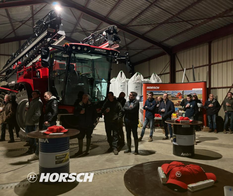 HORSCH_France's tweet photo. Retour sur le roadshow 2024
🤩 l'ère digital #horschintelligence était à bord
🚜 4 evènements dans 4 secteurs Sud, Ouest, Nord Ouest
des démos et focus thematique
#pulverisation #horschleeb #automoteur
#mais #horschmaestro
#travaildusol #semis https://t.co/n2eEIzbxdq