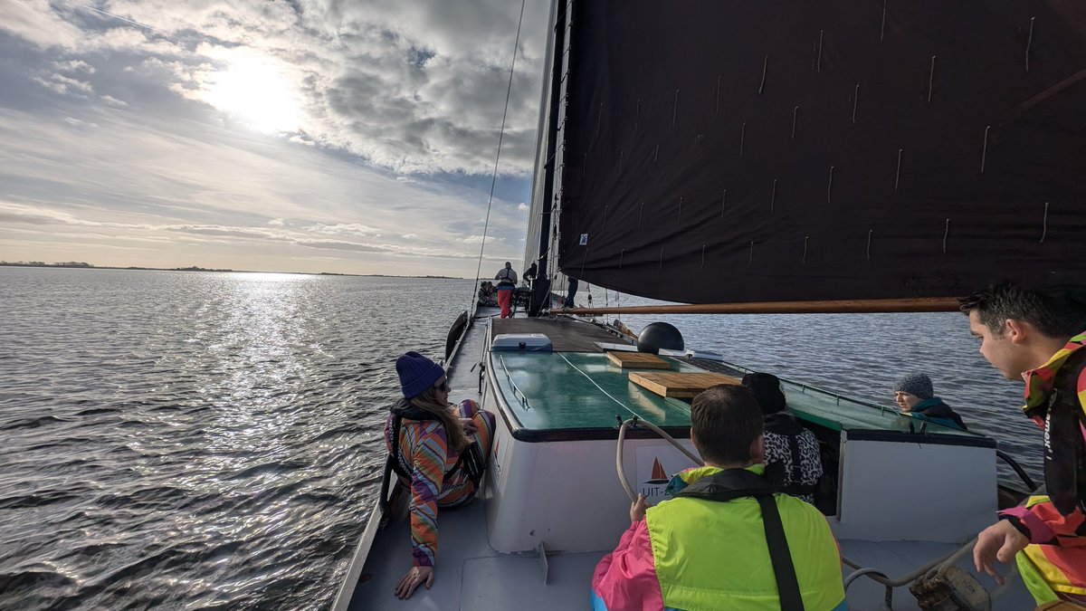 Gisteren onze laatste dagtocht van 2024 mogen zeilen op #skutsje 't Zwarte Schaap #topseizoen