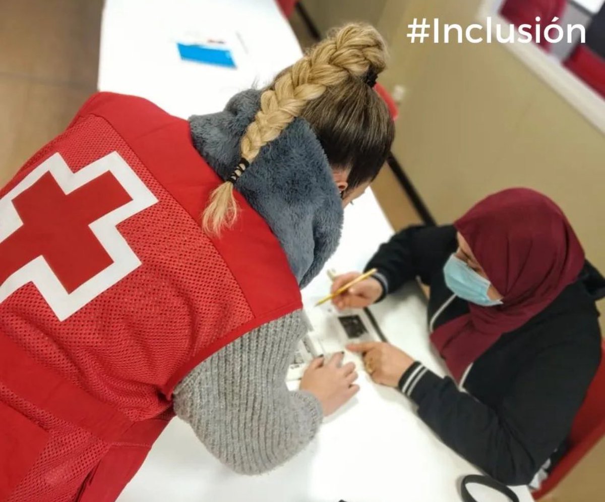 ¿Dónde coño está la Cruz Roja? Llevo 3 días a pie de barro y no les vi. No les donen un euro.