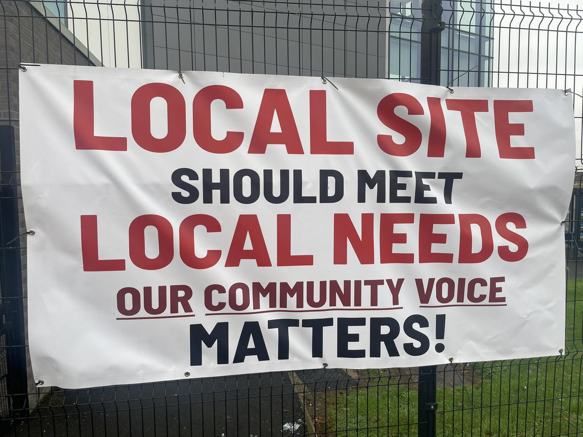 mooreholmes24's tweet photo. Two more banners have now appeared near Clonduff highlighting the lack of consultation, engagement and respect for the local community over the divisive Gaelic-language school. Whatever your view of the school, it has been woefully mismanaged from the outset and we are now witnessing the consequences of that. The site would be best used for something that is accessible to, enjoys the support of and materially benefits the people who live in the immediate area. Everyone has the right to learn and speak the language of their choosing, but there are alternative spaces the Gaelic language school ought to consider which are much more suitable for their ambitions. Stop ignoring local residents. Common sense must prevail.