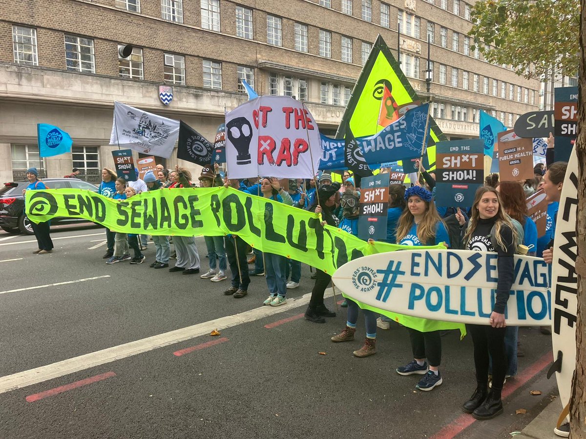 sascampaigns's tweet image. ✊Today we came together for one reason and one reason only - To March For Clean Water ✊

Is it really too much to ask? Thousands joined from communities across the country, to say to Keir Starmer, CUT THE CRAP.

#endsewagepollution #sickofsewage #sewage #saveourseas