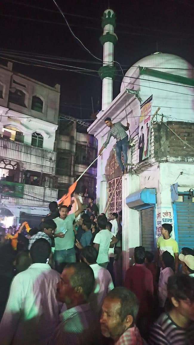 ChandanSharmaG's tweet image. आरंभ हैं प्रचंड 🔥💥

काली पुजा विसर्जन के दौरान की कुछ अद्भुत तस्वीरें
यह भागलपुर, बिहार हैं।

जिन्हें भाई पर गर्व है.... जय श्री राम लिखें