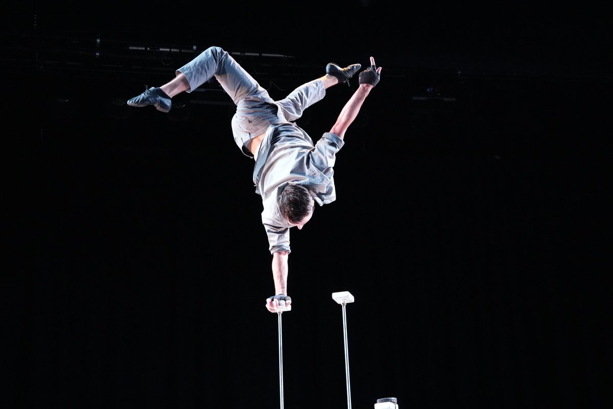 His balance is on a different level!📷
Fantastic performance by John Gadd yesterday at the Siamsa Tire
#circus #performance #theatre #thenationalcircusofireland