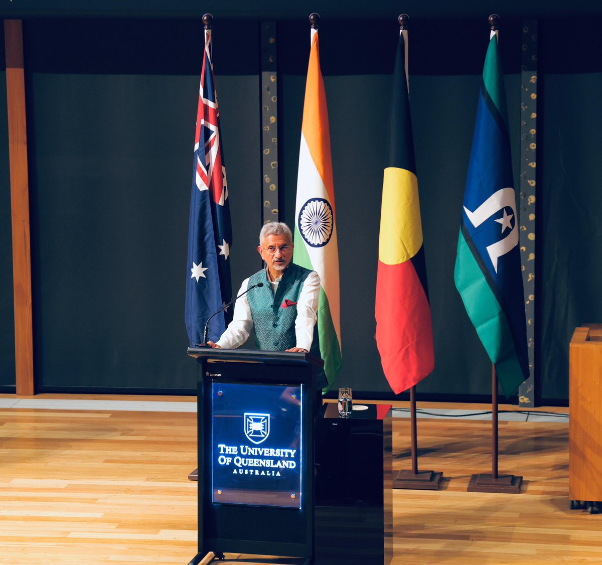 DrSJaishankar's tweet photo. Delighted to interact with members of the vibrant Indian community in Brisbane.

Spoke about the strong 🇮🇳 🇦🇺 comprehensive strategic partnership and the efforts, vision and leadership by both countries to energise it. The upcoming opening of India’s 4th consulate in Australia is a step forward in our friendship.
