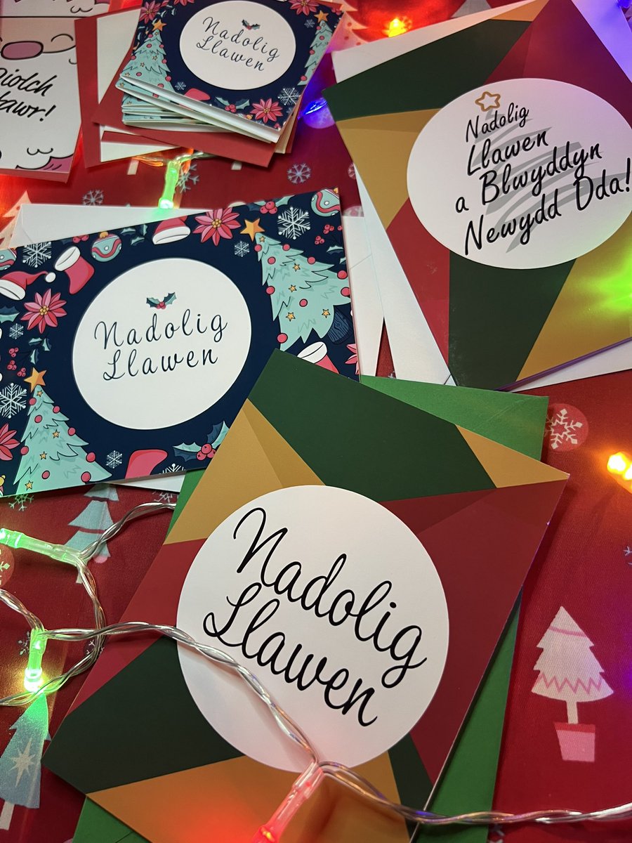 Cynnyrch Newydd Nadolig ar gael yn fy Siop Etsy rwan.  

etsy.com/shop/mjprintss…

#nadolig #cardiau #cymraeg #yagym