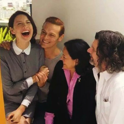point_blank1959's tweet photo. The early days conventions when everybody was going. 🤩🥰🤗   -   Lila's Fraser's Ridge @SilverxVideos  @caitrionambalfe #SamHeughan #caitrionambalfe #dianagabaldon #rondmoore #marildavis #SDCC2015 #nycc2017 https://t.co/HmzkSxt7rL