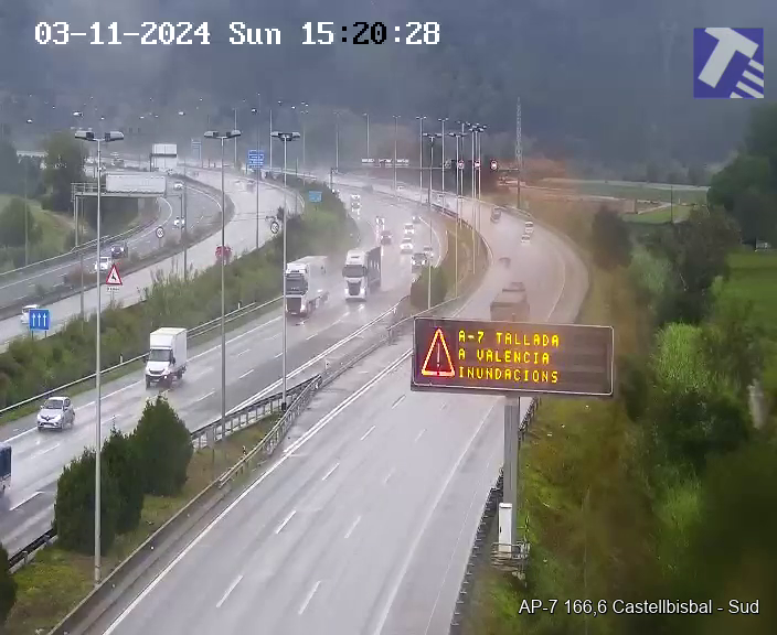 transit's tweet photo. ⚫ A causa del tall per inundacions a l'A-7/AP-7 a València, tots els vehicles de llarg recorregut són desviats a Sagunt

ℹ Es recomana als vehicles pesants rutes alternatives ➡ Lleida/Saragossa:

👉Des de la Jonquera ➡C-25
👉Des de l’àrea BCN ➡A-2
👉Des de l’àrea TGN ➡AP-2 https://t.co/YZblAKbDvQ