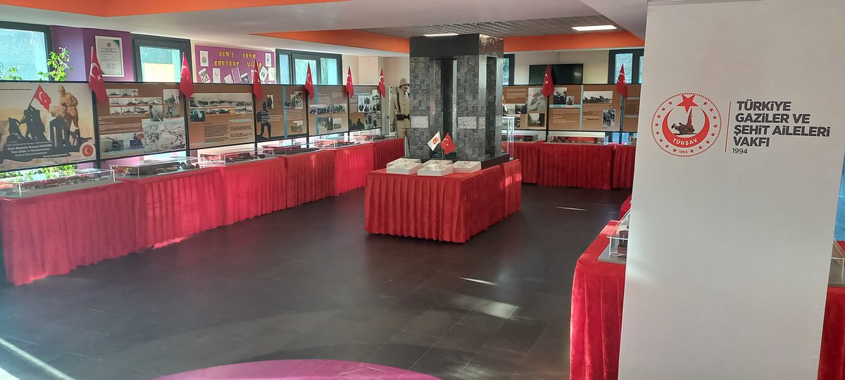 cnakkalesergisi's tweet photo. Sergimizi 04-08 Kasım 2024 tarihleri arasında İstanbul Pendik Kurtköy @UgurOkullari nda ziyaret edebilirsiniz. @UOKurtkoy @PROJELERADASI @GazilerVakfi @_EnginKilic_ @kilicilyas60 https://t.co/eSl7dii5y7