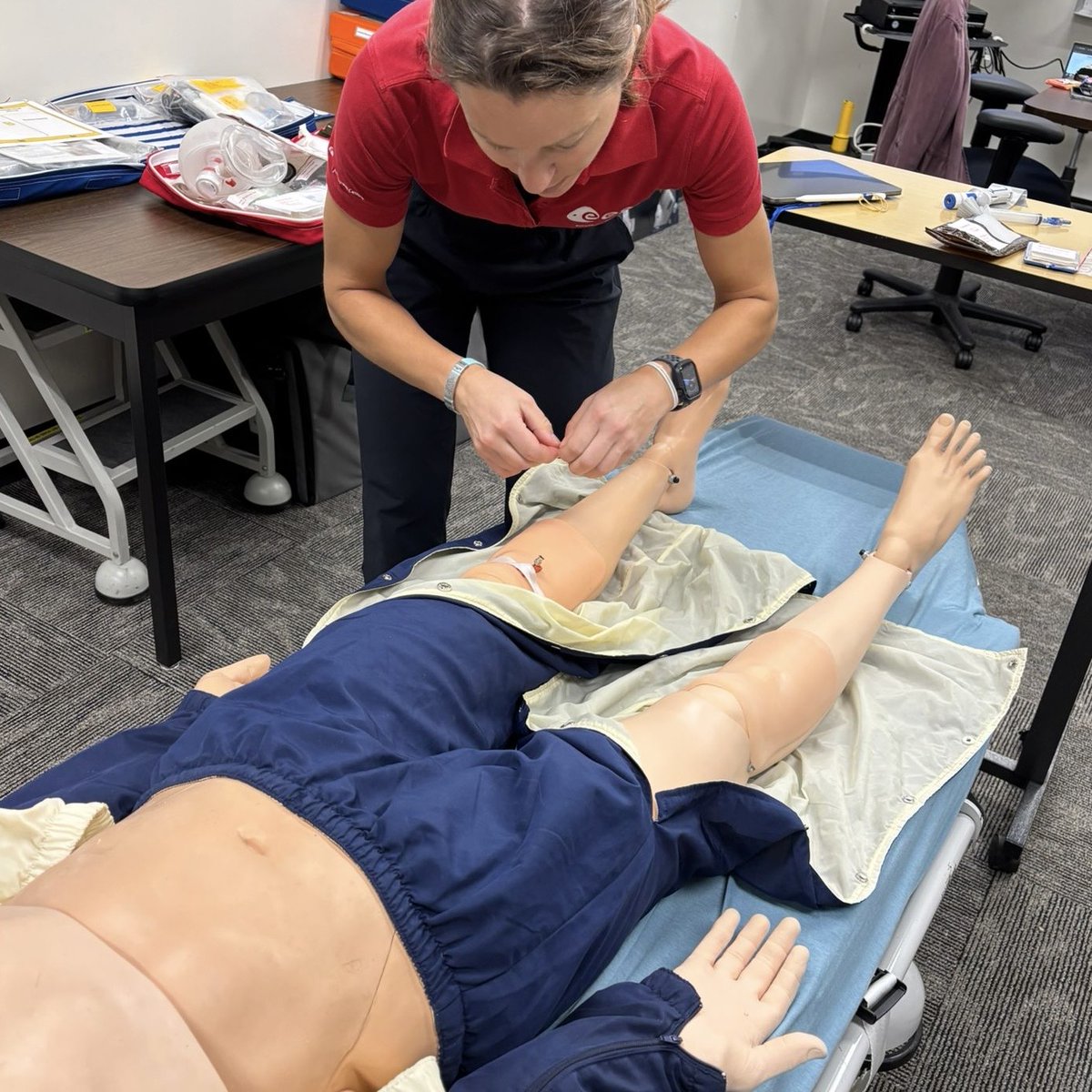 Soph_astro's tweet photo. _-_ Diary of an #ESA #astronaut _-_
{Houston 🇺🇸} Training Weeks 22-23

🩺 Practicing emergency medical skills: intraosseous, tourniquet, respiratory aid, eye scan, etc… Thanks to the awesome medical teams for teaching me!🫶

🚽 🚾 Learning to repair the toilets -> if the toilets are broken, it’ll quickly turn into a bad day 💩! Haha!

🤿 7th NBL EVA training with the pressurised spacesuit, with @ESAastro_Marco 🇨🇭 and coached by @astro_Luca 🇮🇹!

Learning more skills to be able to repair and replace hardware outside the ISS!
💻 And more classes on ISS systems!

🙏 Thanks to all the instructor teams from @NASA_Johnson & NBL! And thanks Drew!

🎃 + We spent a wonderful & scary 👻 Halloween!

📷 Credits: ESA/NASA