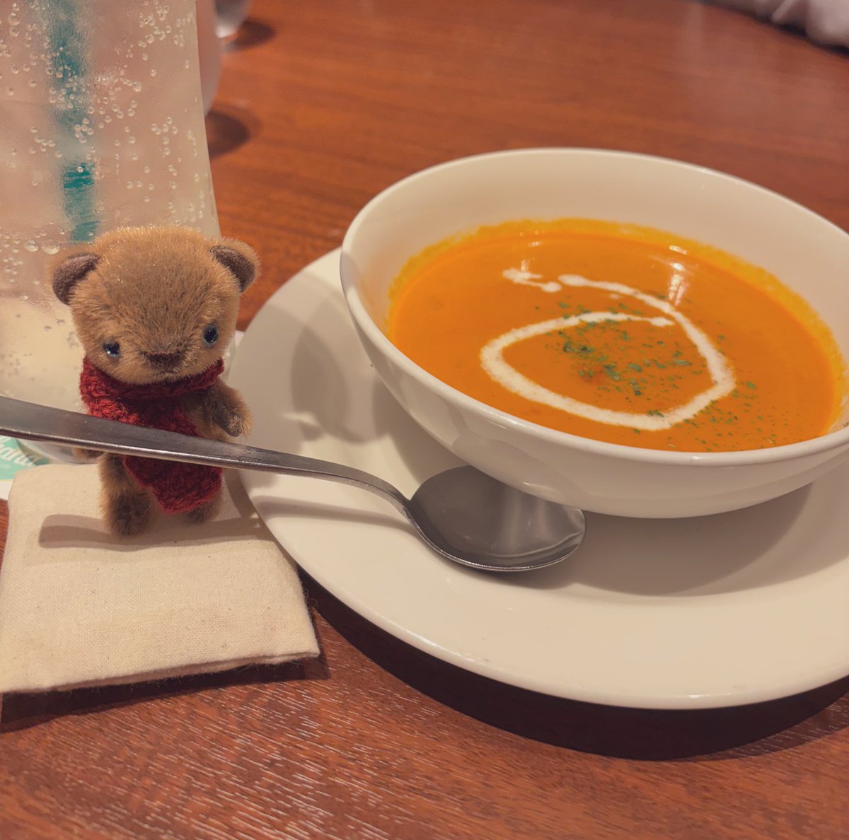 estelanoche's tweet photo. 久しぶりにお台場へ！
天気も良かったし最高😀の1日でした🥰
ビスクスープ🍲
シャインマスカットパフェ🍇
シュリンプとレモンアボカド🥑パスタ🍝
美味しかった😊 https://t.co/5zWAFNAMwn