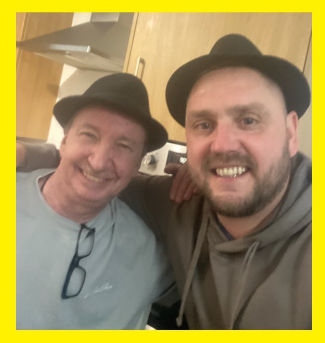 I had a fantastic day yesterday meeting up with Only Fools and Horses Legend <a href="/PatMurray000/">o</a> aka Mickey Pearce. 
Pat was an absolute Gentleman and was extremely complimentary on the Painting I did for him. It was an absolute honour to meet him, such a nice guy. 🎨❤️