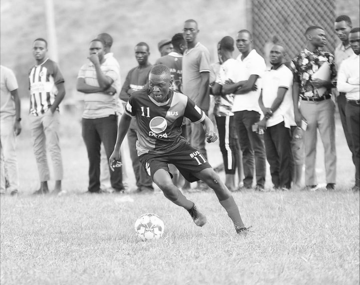 RayanAhmedK's tweet photo. Full time @uflug 
@BusitemaUni 1 - 0 @NkumbaUni 
The defending champion down. 😏 Well done Boons 🦍 https://t.co/W9lVOUgqb4