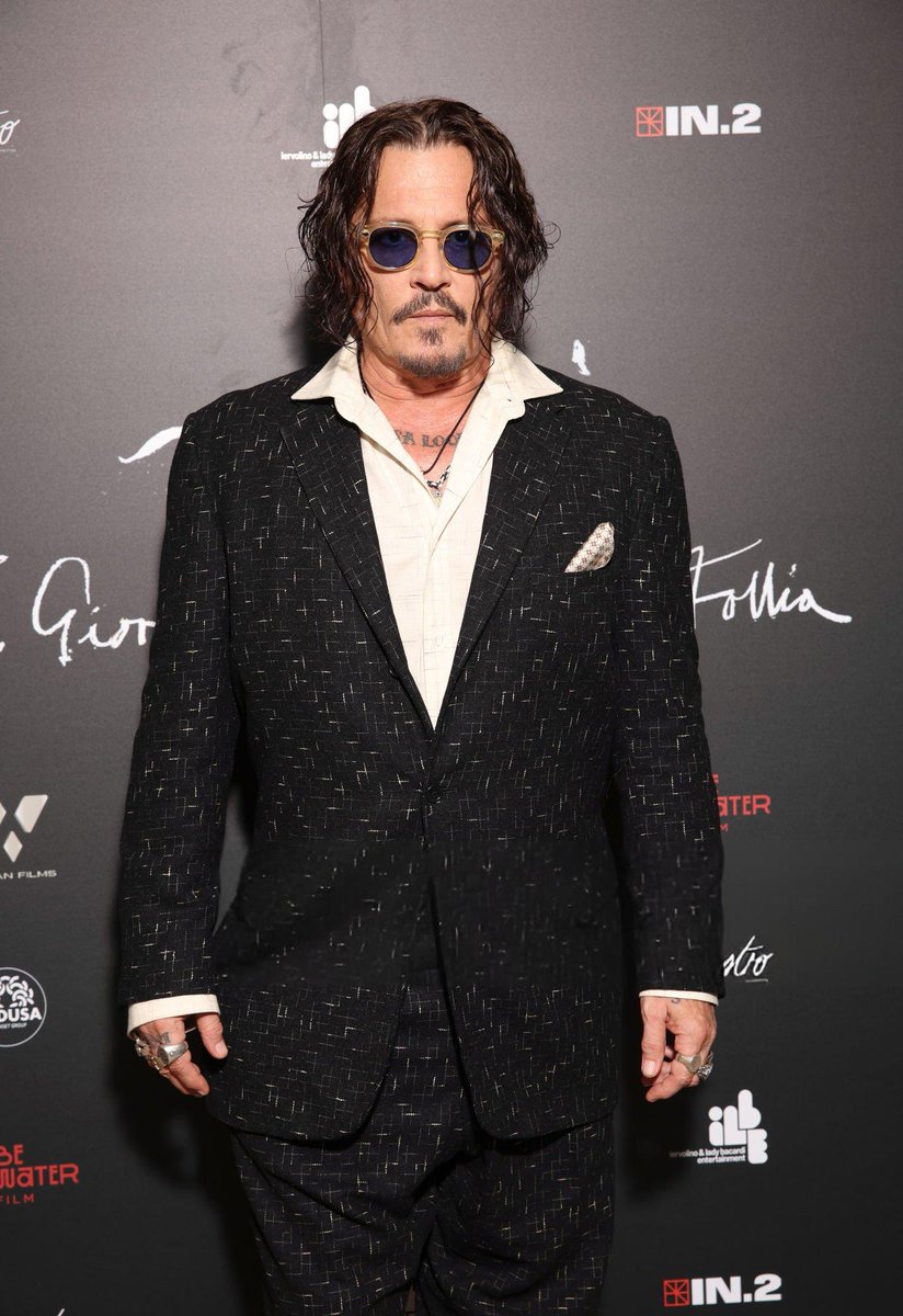 1strongwoman85's tweet photo. #ItIsNotAComeback #JohnnyDeppKeepsWinning #JohnnyDeppALegend #JohnnyDeppIsLoved #IstandwithJohnnyDepp https://t.co/0AEkRAmgMp