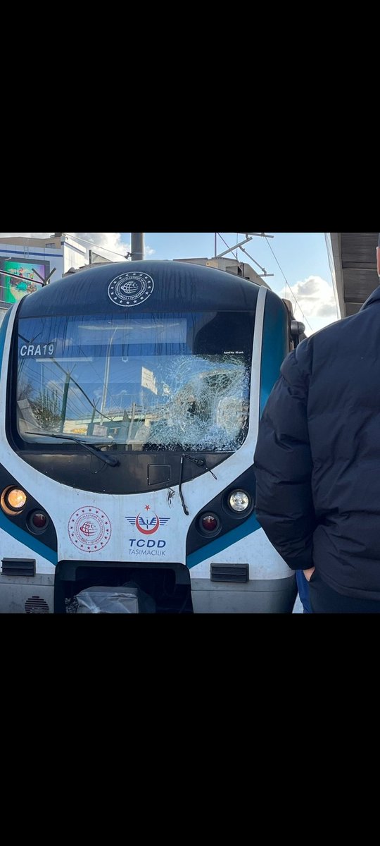 HaberNetcom's tweet image. GÜNDEM: 2 hafta önce bir intihar vakasının yaşandığı Marmaray Ayrılık Çeşmesi durağında bugün bir kişi daha intihar etti.