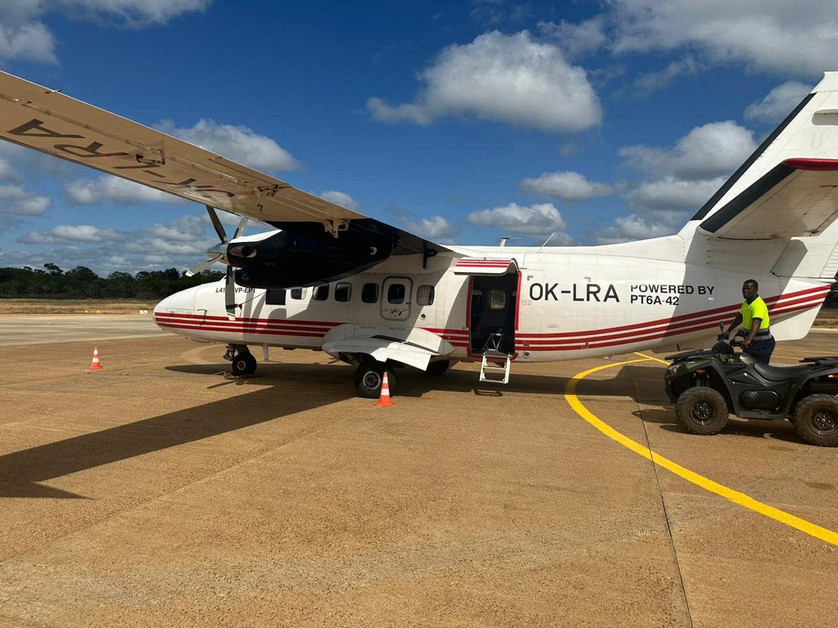 acguyane's tweet photo. [Mobilisation du rectorat]
Ce dimanche, 1er vol pour Maripasoula et Grand Santi affrété à la demande du rectorat pour les personnels devant rejoindre leur établissement.
Une coopération permise par l'écoute de monsieur Louison : une convention viendra généraliser ce dispositif. https://t.co/QQDcmoV7CI