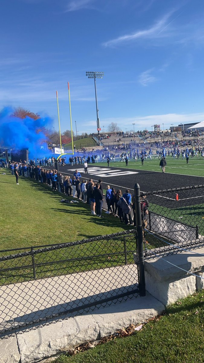 's tweet image. Had an amazing time visiting GVSU. Thank you @CoachOlsonGVSU @DrewSilvia5 @CoachShoeGVSU @VJA_FOOTBALL @DeepDishFB ⚓️ 🔵⚪️