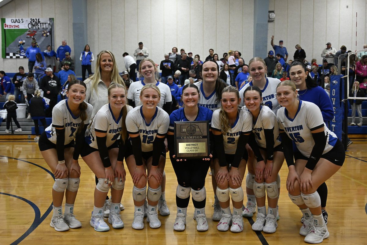ryan_hryan's tweet photo. Overton Eagles are state bound!  🦅 💙🖤🤗
Overton over Mead in a 3 set sweep.  Looking forward to playing in Lincoln.  So excited for this team. https://t.co/SITdSVbITw
