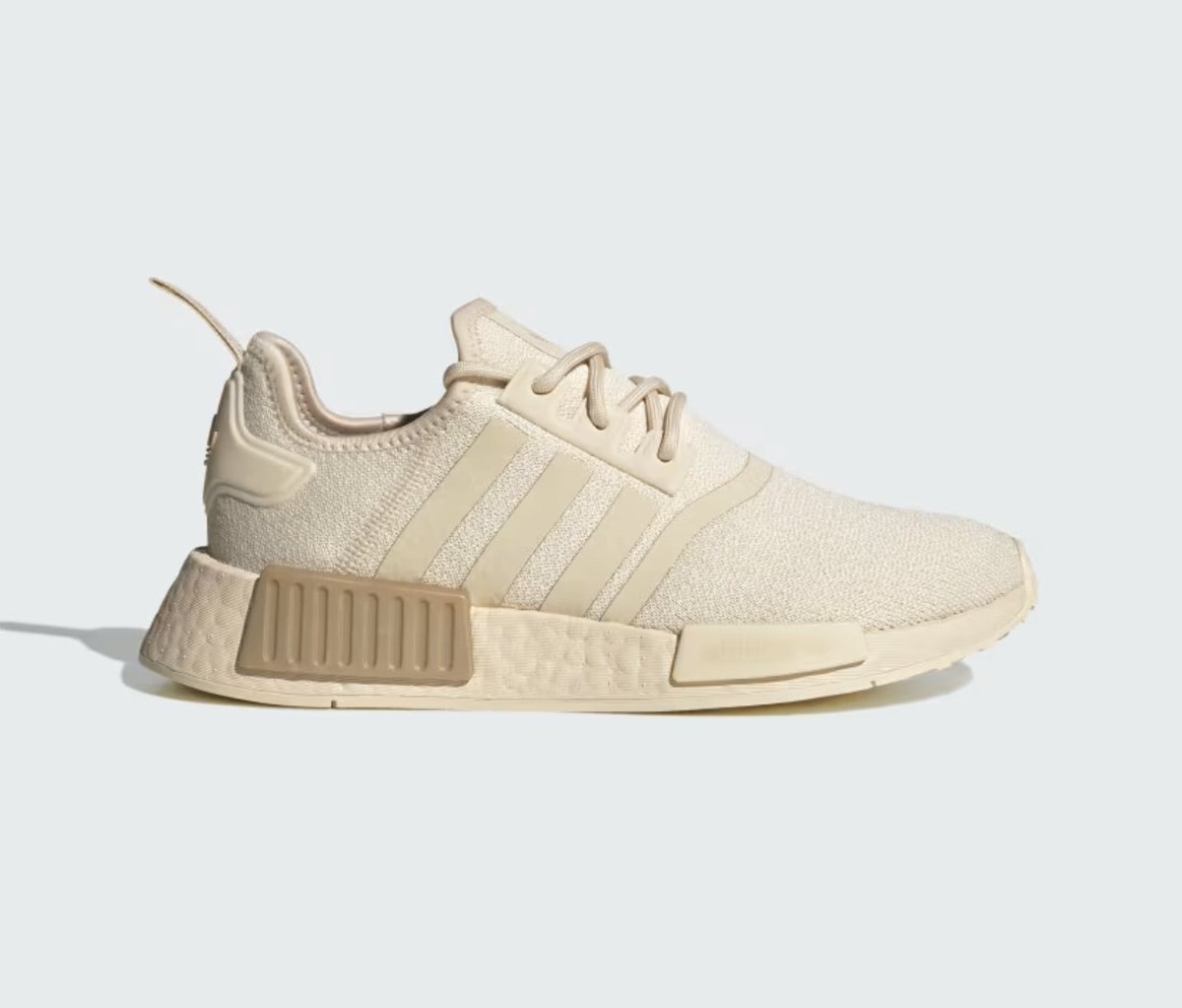 SOLELINKS's tweet photo. Ad: Women’s adidas NMD_R1 ‘Wonder White/Wonder Gold Metallic’ on sale for $46 + FREE shipping => https://t.co/euLf90Dlsy https://t.co/ySeU16r0vj