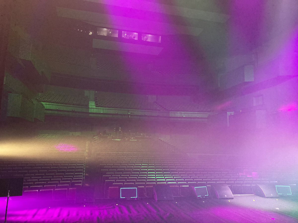 ケンプロック2024 2日間本当にありがとうございました！！！🥹

たくさんの素敵な声優さんとギターを演奏させていただき本当に幸せな時間でした！！🎸

賢プロ最高！！😆

#KENPROCK2024
