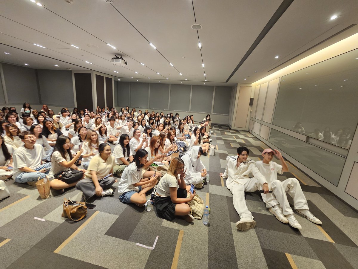 AlmondOfficial_'s tweet photo. 🎂 #Almond17thWhiteBirthday 🎂

   ผ่านไปแล้วนะค้าบ สำหรับงานวันเกิดน้องแอลม่อน 17ขวบ  วันนี้แอดต้องขอขอบคุณแฟนๆทุกๆคนมากๆเลยนะคับ ทุกๆคนน่ารักมากๆๆๆๆ 
  วันนี้แอดเชื่อว่าจะเป็นวันที่แสนพิเศษของน้องม่อนอย่างแน่นอน!! 

   หากวันนี้มีอะไรผิดพลาดไปบ้าง ทีมแอดและทีมงานทุกคนต้องขออภัยมากๆเลยนะคับ 🙏

   ขอบคุณน้องแอลม่อน ที่ใส่ใจแฟนๆทุกคนทุกช่วงเวลา ถึงคนจะเยอะแค่ไหน แต่น้องก้อสู้มากๆๆๆ และวันนี้ก้อทำได้ดีมากๆเลยคนเก่ง เก่งมว๊าก!!👍

  ขอบคุณน้องโปรเกรส ที่มาเซอร์ไพร์ซพี่ม่อน และเป็นคนพิเศษในวันพิเศษของพี่ม่อน

  ขอบคุณพี่ทริส พี่วู้ดดี้&พี่แพมมี่ 2พิธีกรคนเก่ง ทำให้งานสนุกและมีสีสันมากๆเลยคับ
  
  ขอบคุณทีมแอดมิน และทีมงานทุกๆคน ที่มาช่วยงานกันจนผ่านไปได้ด้วยดี

   ปีหน้า น้องแอลม่อนบอกขออิมแพค ทุกคนว่าไงค้าบบบ 😄

#Almondbabybigboy
#Lovesick2024