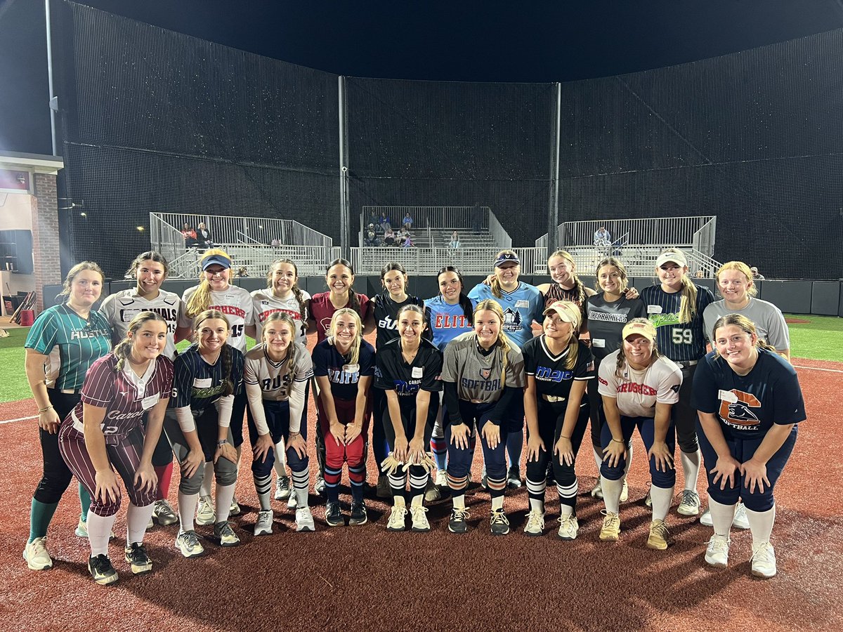 NGUSoftball_'s tweet photo. Our fall camp was a huge success! A huge shoutout to all of our campers for making our final camp of the year so great! https://t.co/NJWTXQaaSn
