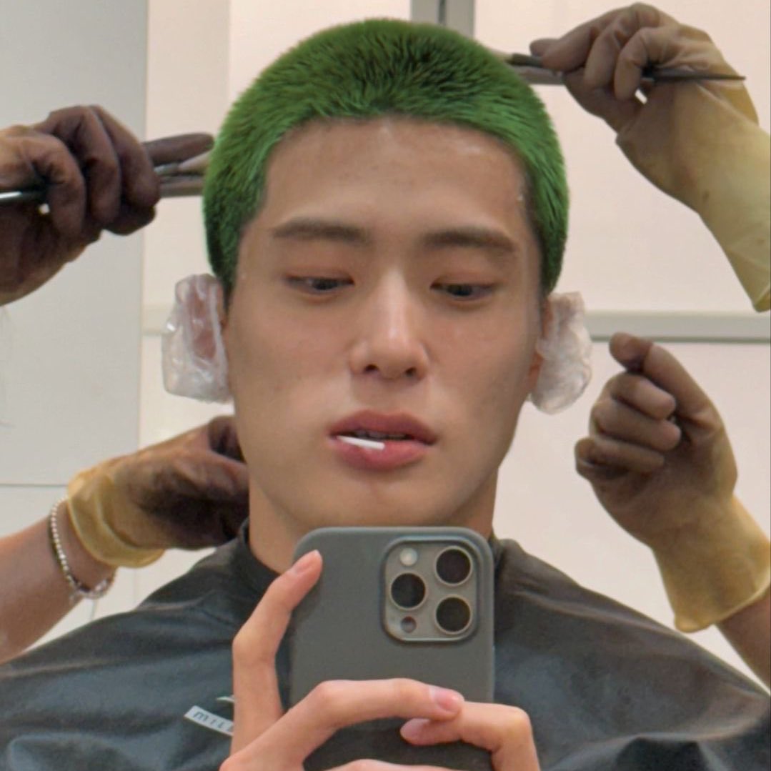 neotfy's tweet photo. blonded https://t.co/htXauHuMKI