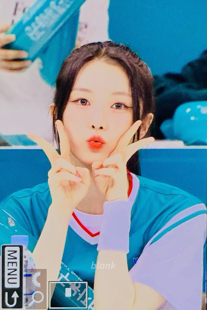 blank_lub's tweet photo. 241103 ✌️✌️
#주현 #JUHYEON #라잇썸 #LIGHTSUM https://t.co/UVOBwOLi2G