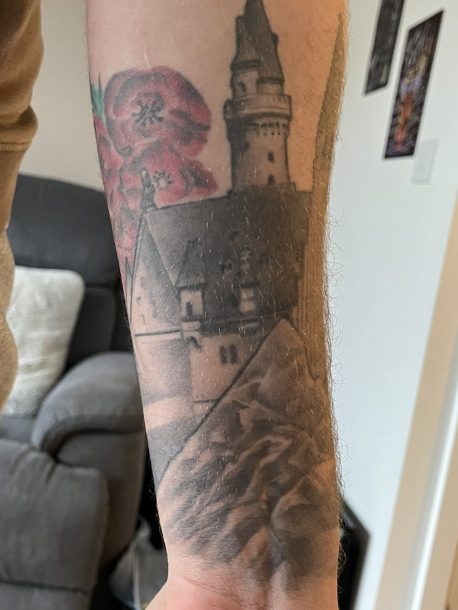 FloralRainbowAW's tweet photo. “Though others have the arm, show us the sleeve;” #TheComedyOfErrors #ShakespeareSunday
My sons tattoo sleeve ❤️ https://t.co/3sOomve8Ed
