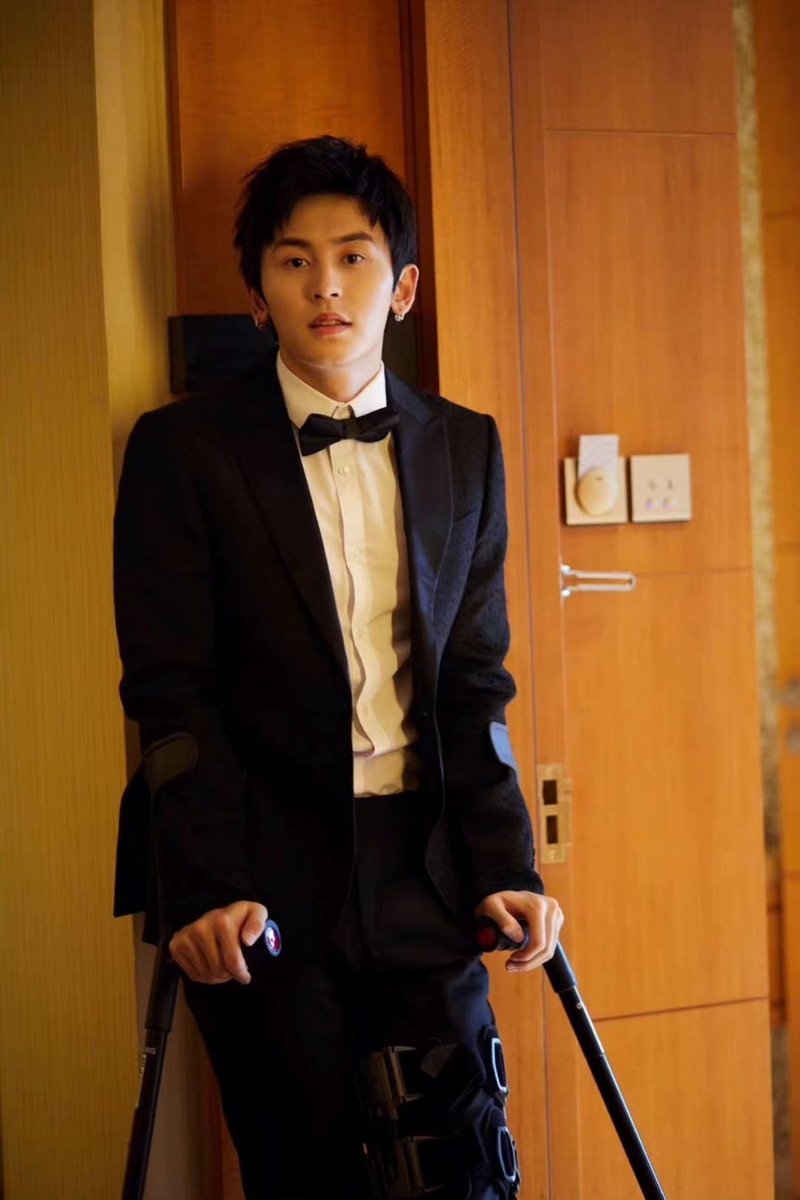 511zonbu's tweet photo. #张哲瀚 #장철한 #장저한 #ZhangZhehan #TheRealZhangZhehan #BurnCAPA
#zsjisNOTZhangZhehan 
#zhangzhehan_super3isNotZhangZheHan

몸은 불편하지만 제 뜻은 강건합니다 https://t.co/F5pyMz8FVV