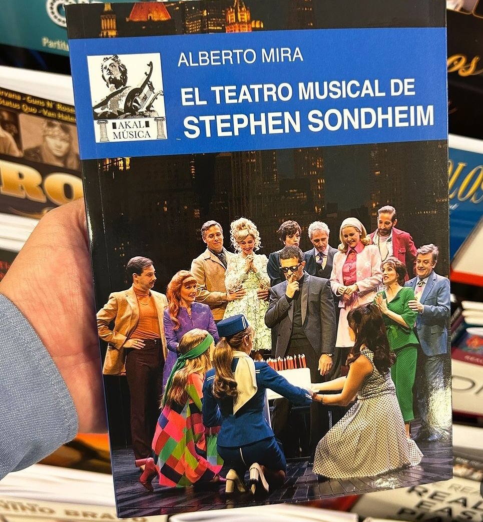 ElArgonautaLib's tweet image. El teatro musical de Stephen Sondheim

Escrito por Alberto Mira.
Editado por Akal. 

elargonauta.com/libros/el-teat…

#stephensondheim #librosdemusica #musicales #libreriademusica #libreriasdemadrid #elargonuata