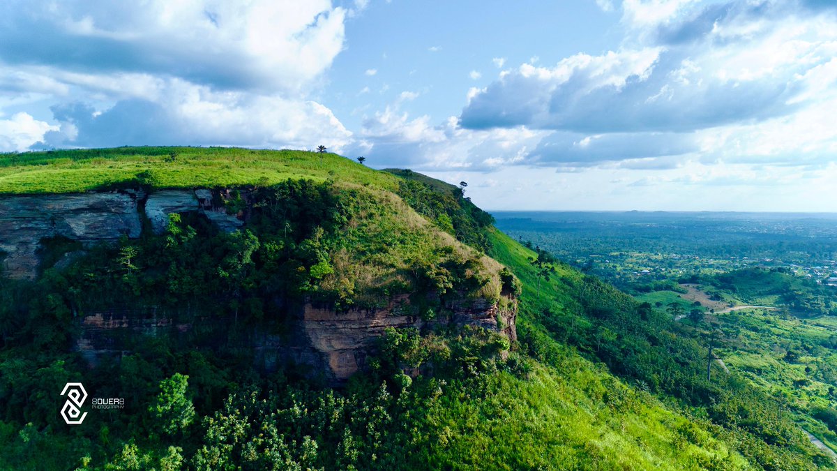 New drone shots showcasing the beauty of Ghana 🇬🇭 are here!

Can you name this mountain found in the Mampong-Kumasi region? 🏔️

#DronePhotography #ExploreGhana #DJIDrones #AerialViews #GhanaTourism