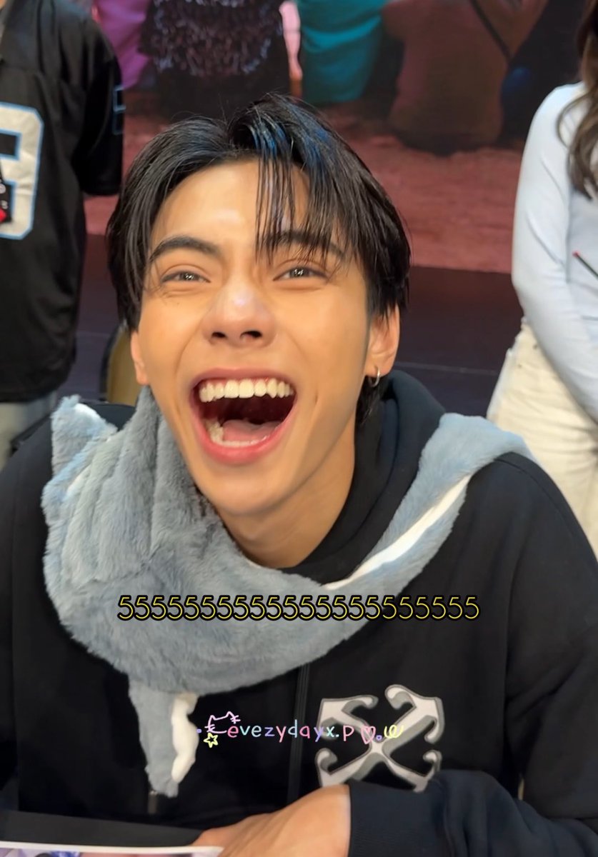 evezydayxp's tweet photo. มีที่ให้น้องภีมทั้งใจอยู่แล้วเนี้ยยย 🫡 

#BUS_GQPP_FansignBKK 
#BUSbecauseofyouishine
#PEEMWASU https://t.co/2JErREizGb