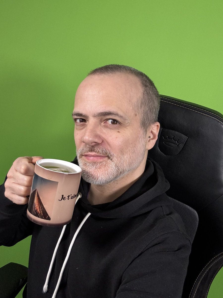 Il se trompe de jour off et lance un stream le dimanche matin

Twitch.tv/dicomaniaque