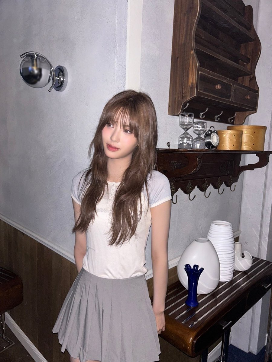 [izME📮]

안녕하세요!! 코코입니다💫
트레일러 공개됐어요!
나야 분들 보셨죠????💓
저희 이즈나가 드디어 데뷔해요💗
많이 기대해 주세요🤍

#izna #이즈나
#KOKO #코코