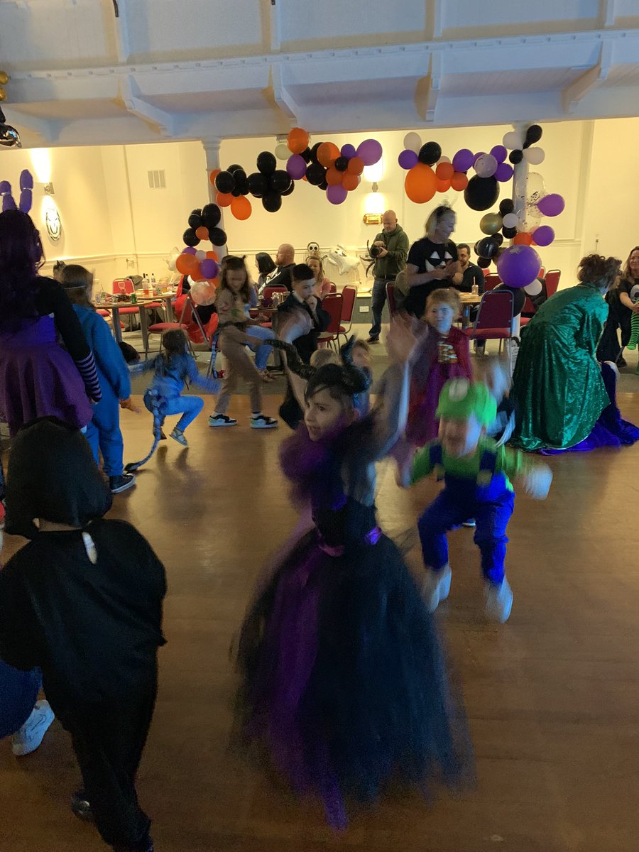 MonkeesEdhealth's tweet image. 🎃MonkeesED Family Halloween Party🎃 Our department party was a huge success. All the staff and kids had a ball 👻  #monkeesED #halloween24