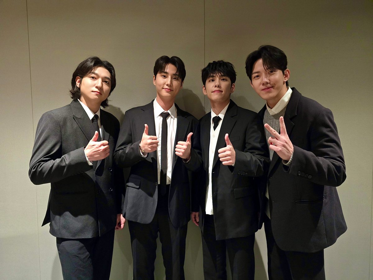 [ #DAY6_BEHIND ]

뉴스까지 나온 데식이들이 왜이리 슈스야 ⭐️

늙지 않는 음악을 하는 밴드 🎸🎹
10년 후에도, FOREVER YOUNG❕

#DAY6 #데이식스
#JTBC #JTBC뉴스