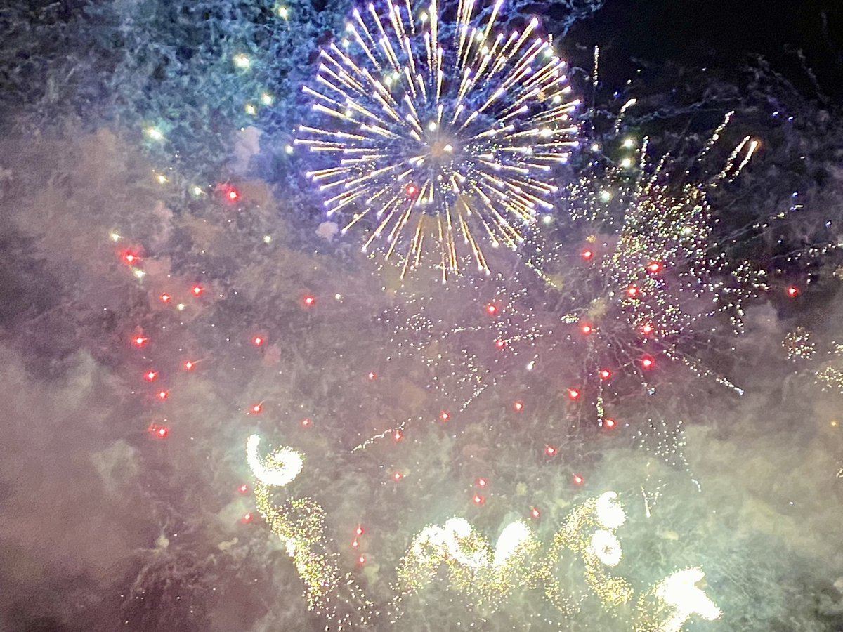 bramwell_mark's tweet image. Fantastic day yesterday with family and good friends @Ascot @itvracing 
#HorseRacing #Races #Fireworks
🏇🏻🎇🥂