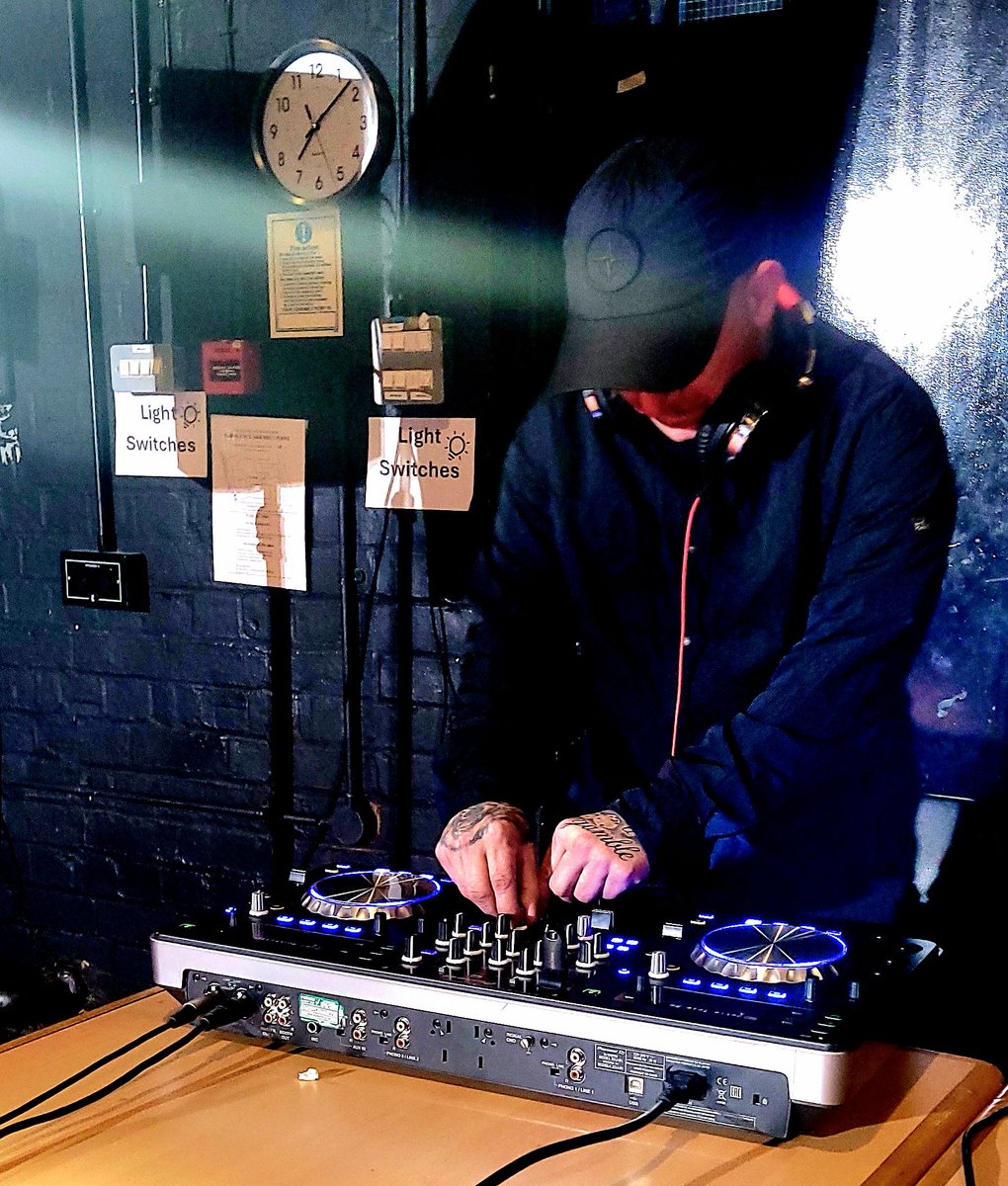 A huge amount of love &amp; gratitude to the guys at <a href="/BeatsabarMusic/">Beatsabar Music Project | Alternative Education</a>!
Last night, our gang were at the <a href="/Newhampton/">NewhamptonArtsCentre</a> for an evening of performances to celebrate the music they have created over the last 6 weeks on the #BeattheStreets project 👌🏼🔥👇🏼