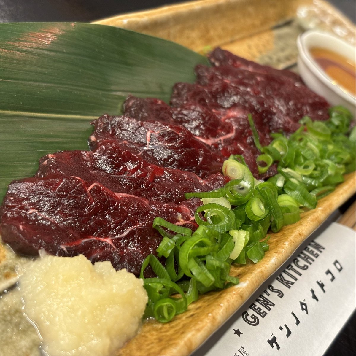 gennodaidokoro's tweet photo. 11月3日（日）
通常定休日の日曜日ですが今日は営業しています‼️
🏮営業案内🏮
16:00〜翌2:00(Lo翌1:30)

本日のオススメ
白子、あん肝、いくらの通風盛り
クジラのレバ刺し風
焼き牡蠣５個セット🦪
出前も行けます‼️

まだまだお席余裕ありますので
街に出る際は寄ってもらえると嬉しいです😊 https://t.co/UR8ibjGbkO