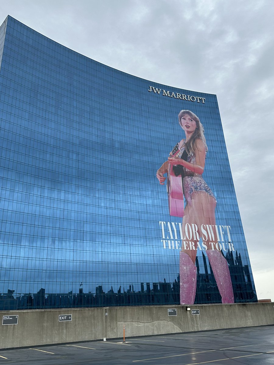 taylor tweet media