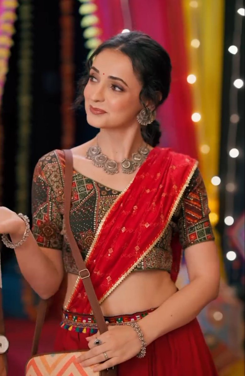 Sanaya Irani Daily tweet media