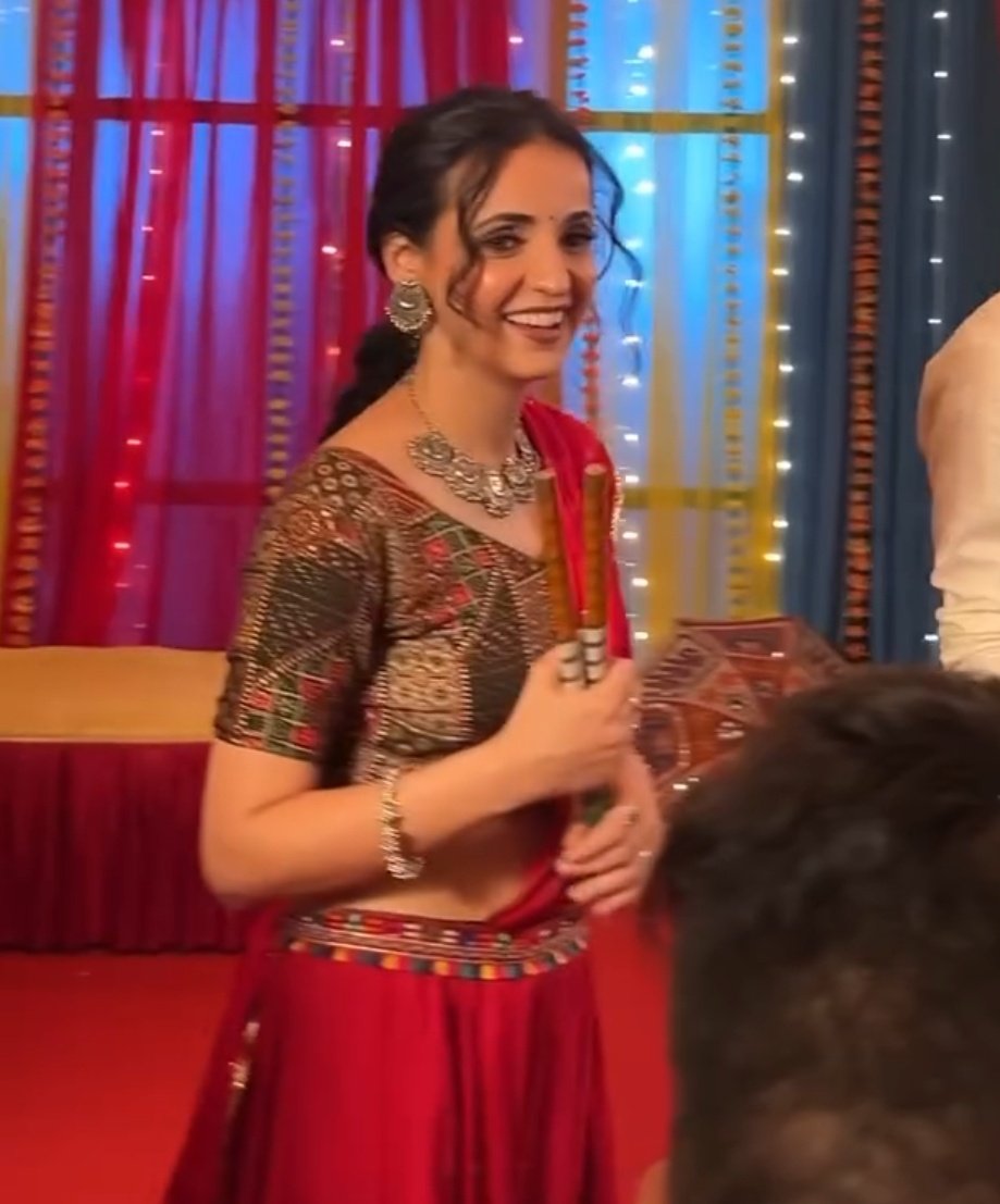 Sanaya Irani Daily tweet media
