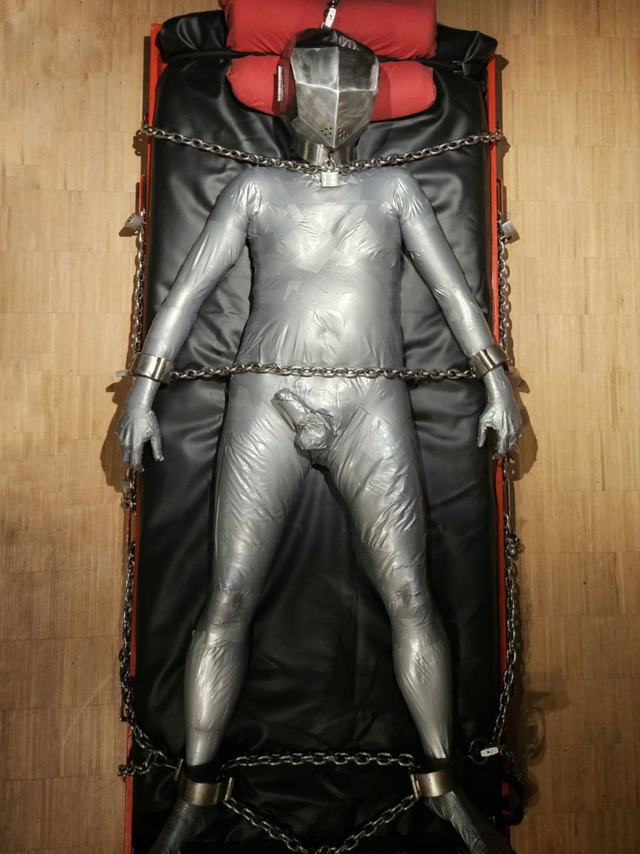 The Cybermen are coming! Make sure you chain them up asap when you see them. (<a href="/Snoopych2/">SnoopyCH</a>). Picture courtesy of <a href="/Ampersand_EU/">Ampersand</a>.