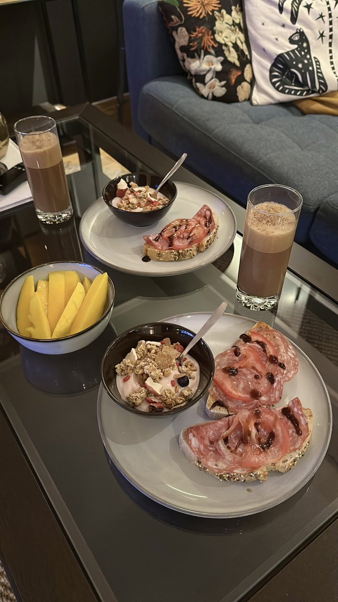 good_s00p's tweet photo. Campagnolo on sourdough toast, soy cap latte, strawb yog w dried fruit granola and mango happy sunday https://t.co/egA7zLbiBv