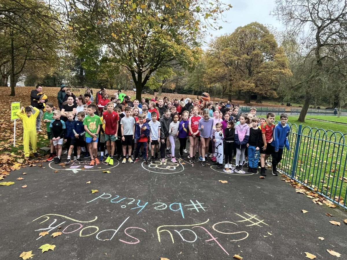 Pontypjuniors's tweet photo. A huge spooktacular well done to our 102 superstars who ran, jogged, stomped and flew around our course on broomsticks this morning at our 225th Pontypridd junior parkrun. Everyone looked fangtastic in their Halloween costumes. https://t.co/gNJNwWEiGa