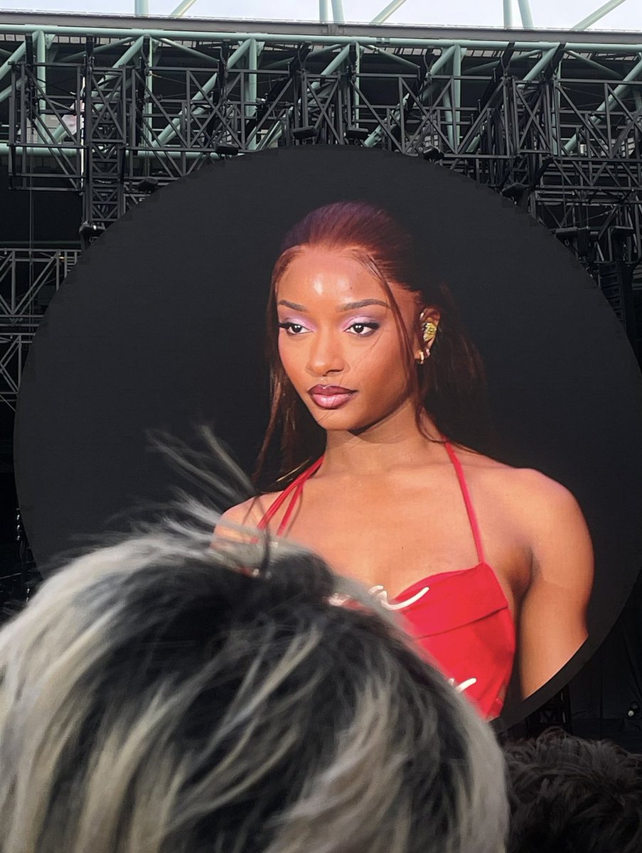ayrastarr's tweet photo. I know you can hear those vocals 🤭 Show 2&amp;3 CP Tour !! https://t.co/MaS5ZKwshJ