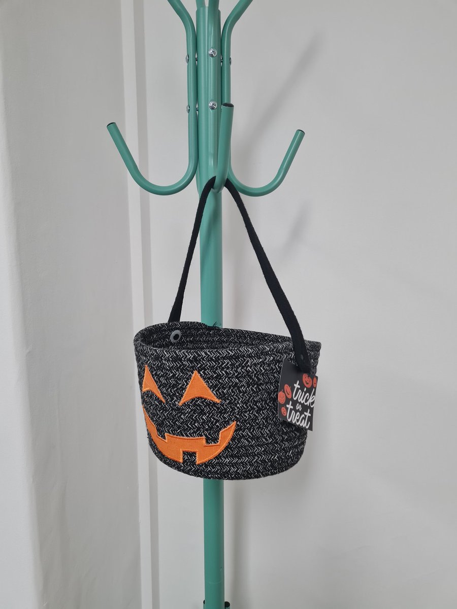 FenixCbt's tweet photo. Trick or treat 🎃👻

#facetofacefridays #facetofaceclinic #cbtclinic #cbttherapists #cbttherapyinleeds #cbttherapyonline #cbttherapist #dbttherapy #dbtleeds #dbtautism #dbttherapist #emdrtherapist #emdrtherapy #emdrleeds #therapyinleeds #therapy #therapislife #Halloween https://t.co/mf6TmNzmRi