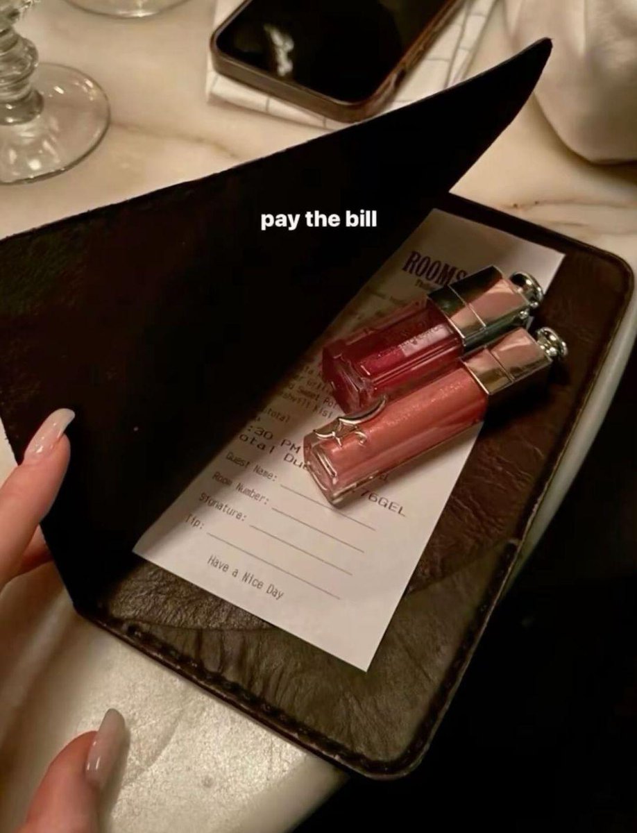 Guess who? tweet media