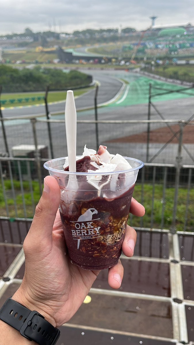 Cheguei!

Obrigado cola pirocs, pela red flag