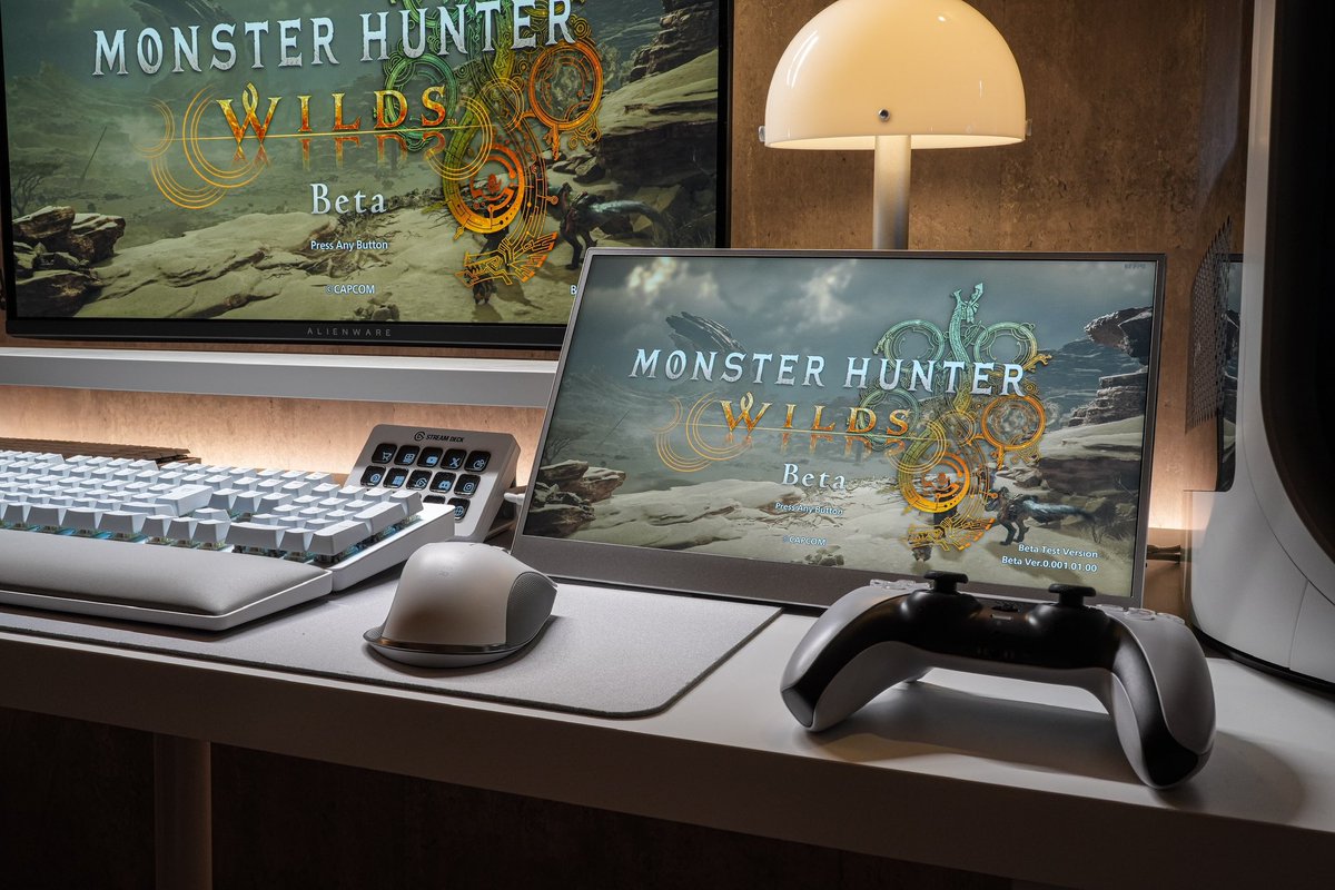 モンハンワイルズ2人マルチ体制デスク🚀
#desksetup
#モンスターハンターワイルズ 
#MonsterHunterWilds